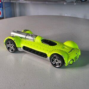 Loose Hot Wheels Retro-Active Lime Green CAO/TEC C52 2010 Malaysia